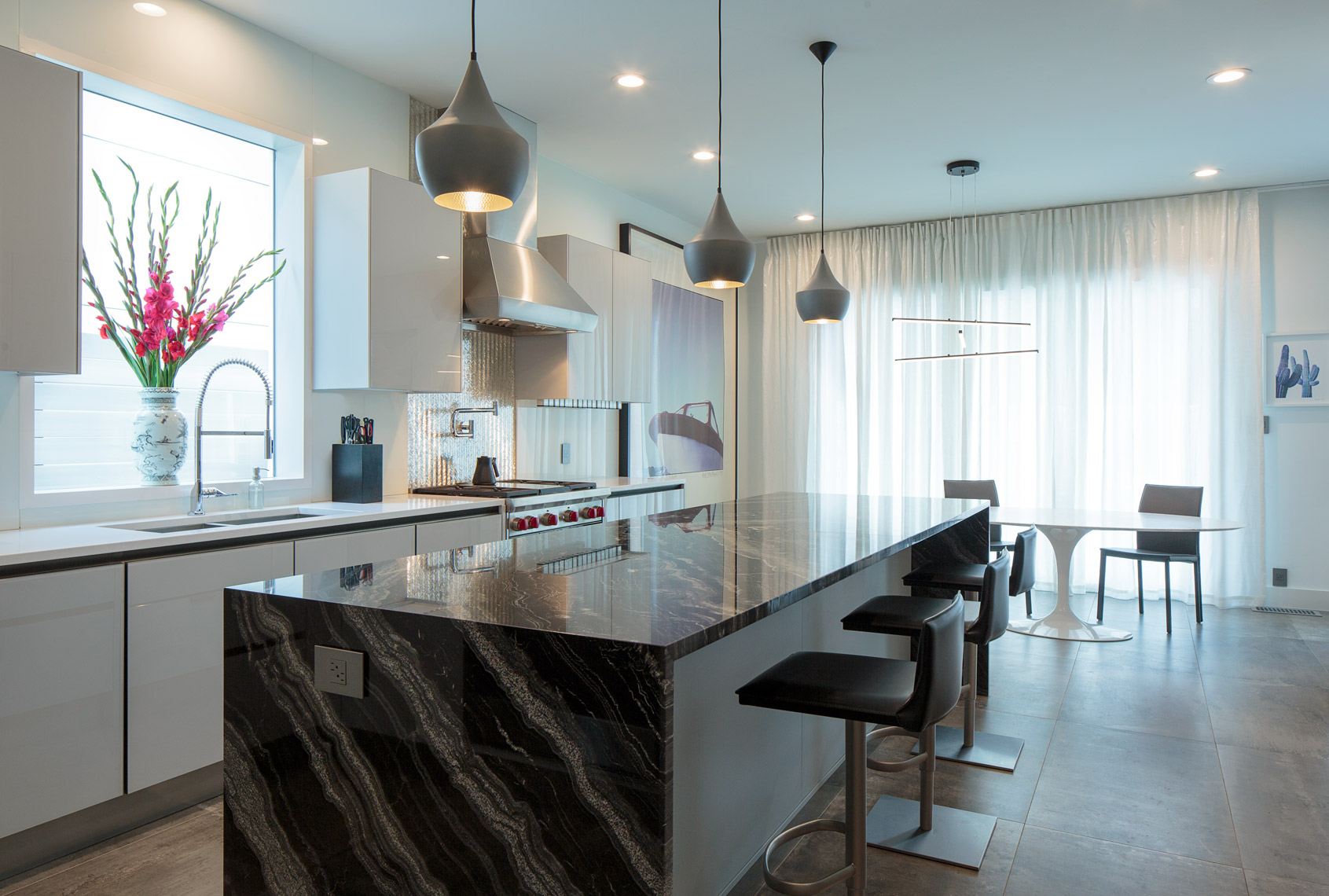 Modern-luxury-magazine-aston-residence-kitchen-poul-ober-photography