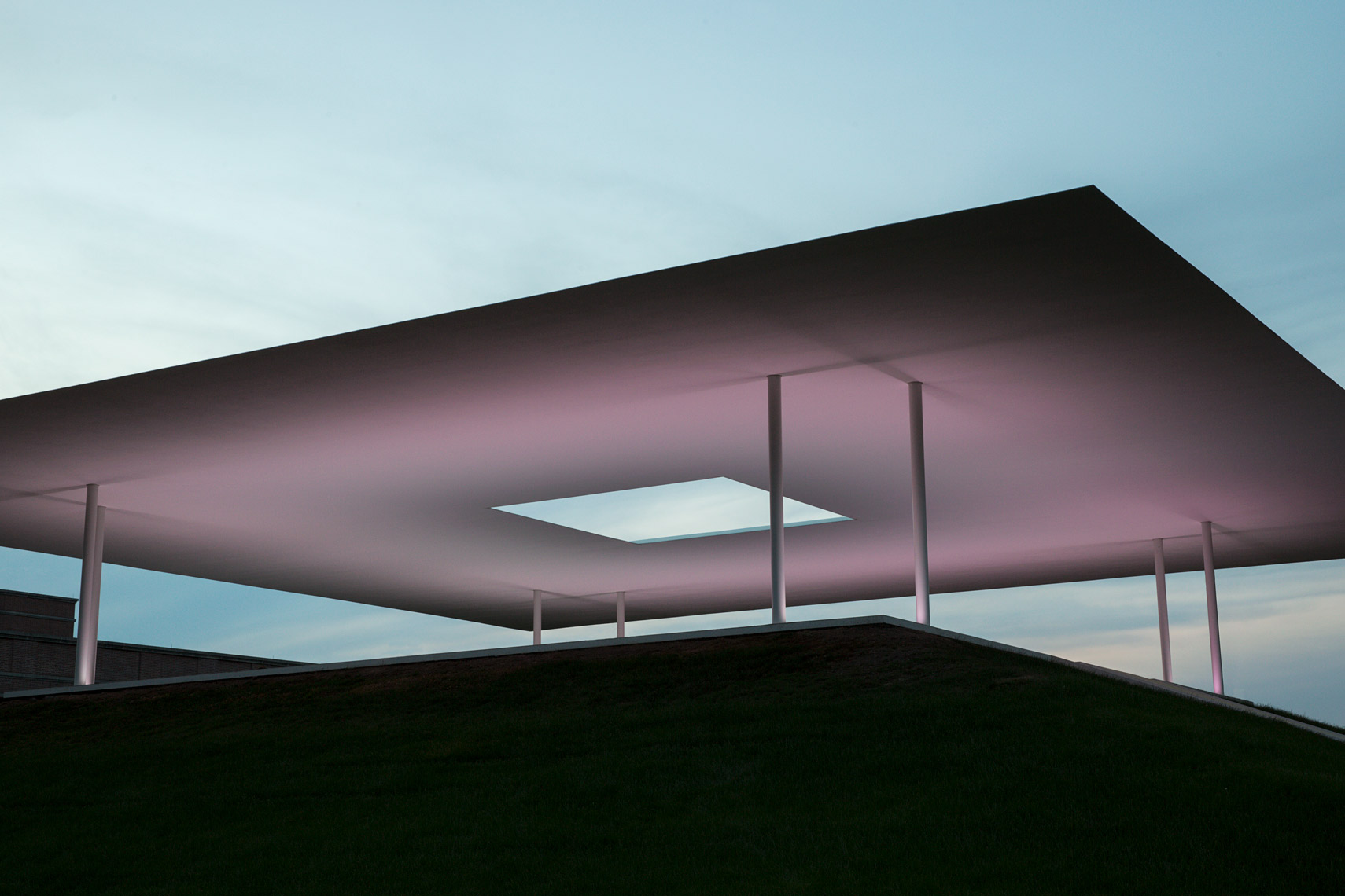 James-Turrell-Twilight-Epiphany-Skyspace-Rice-University-Poul-Ober-Photography